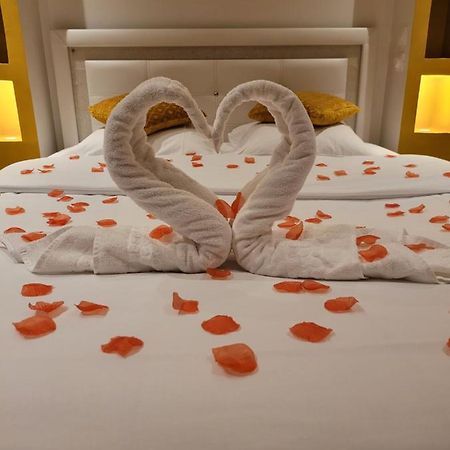Spa Celyna Appartement Avec Jacuzzi Privatif ลียง ภายนอก รูปภาพ