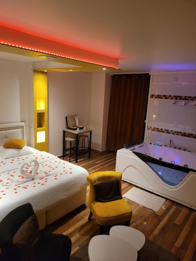 Spa Celyna Appartement Avec Jacuzzi Privatif ลียง ภายนอก รูปภาพ