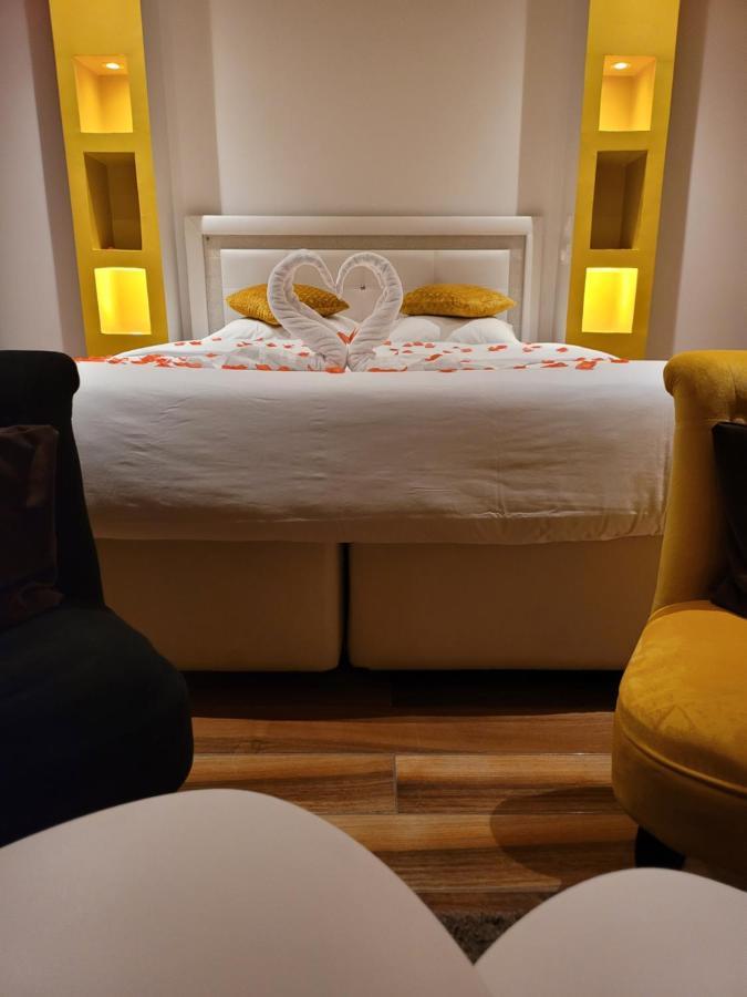 Spa Celyna Appartement Avec Jacuzzi Privatif ลียง ภายนอก รูปภาพ