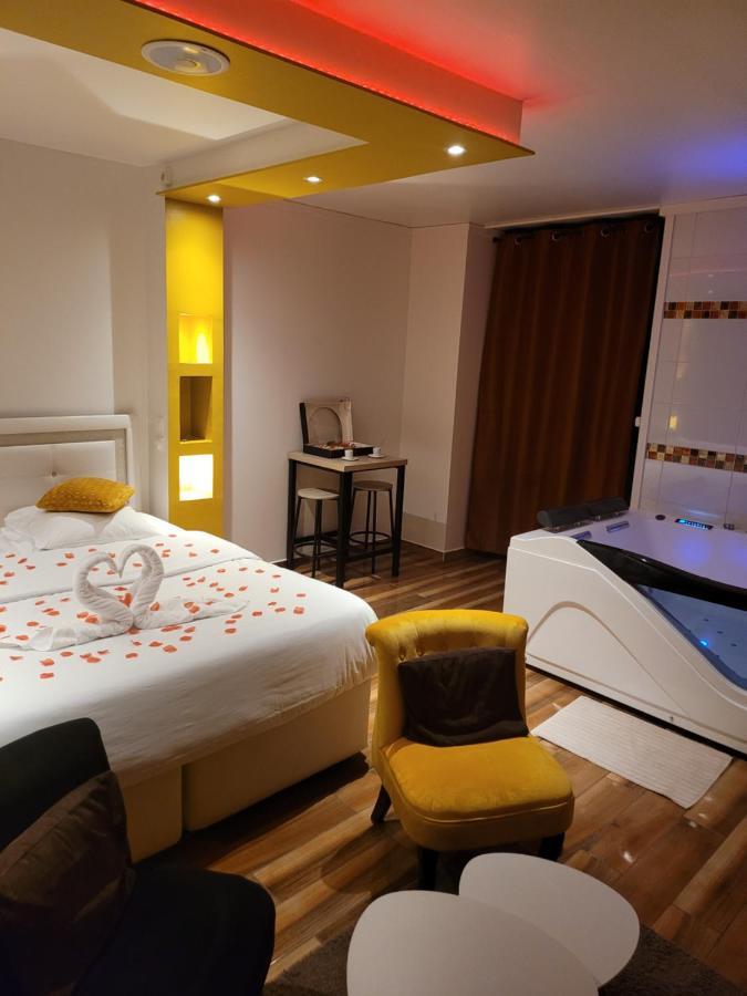 Spa Celyna Appartement Avec Jacuzzi Privatif ลียง ภายนอก รูปภาพ